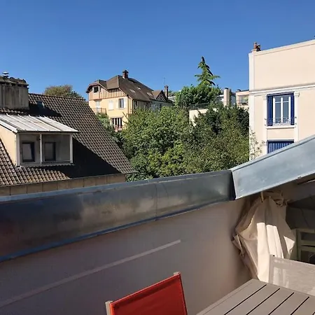 Superbe Loft Climatise A Avec Terrasse * Suresnes